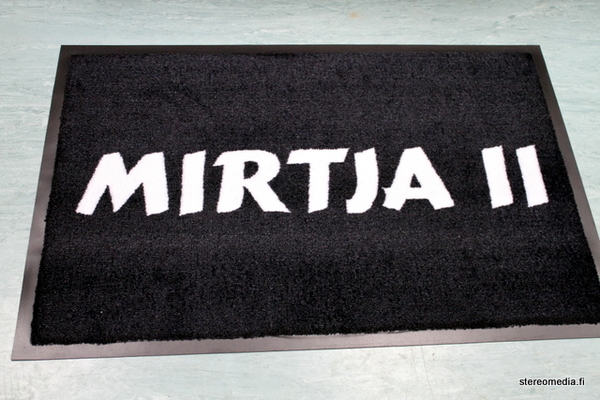 Kuramatto omalla tekstillä