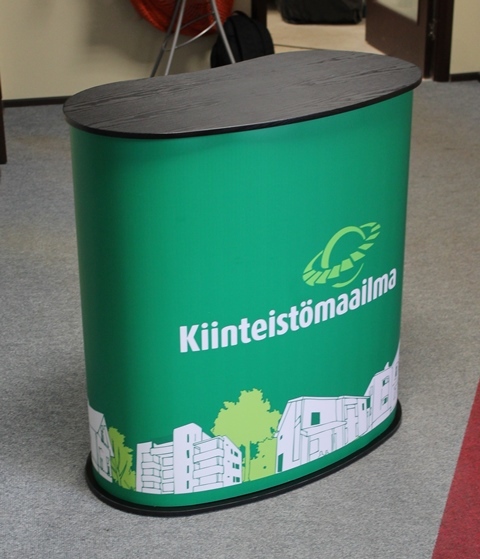 Kiinteistömaailma pöytä